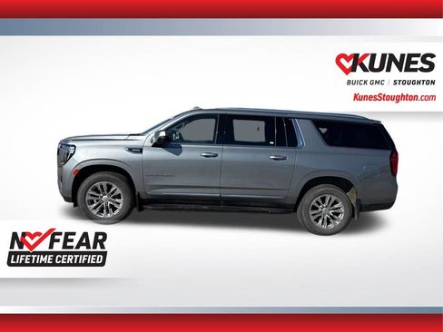 Used 2023 GMC Yukon XL SLT w/ SLT Premium Package image 8