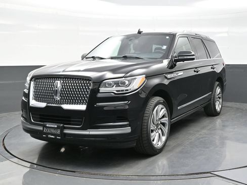Used 2022 Lincoln Navigator Reserve AWD/4WD image 2