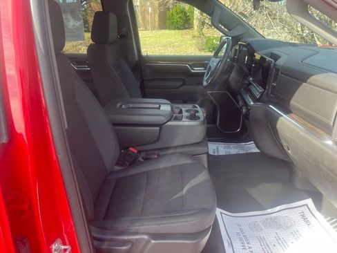 Used 2025 Chevrolet Silverado 1500 LT image 32