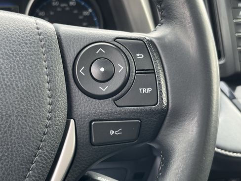 Used 2018 Toyota RAV4 XLE image 24