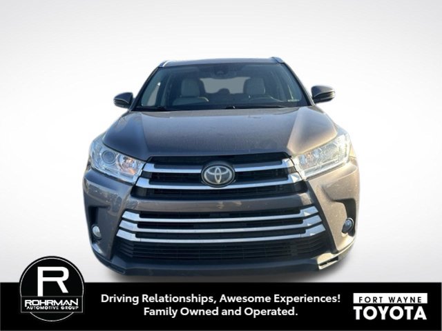 Used 2017 Toyota Highlander XLE AWD/4WD image 8