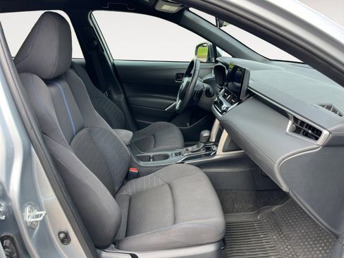 Used 2024 Toyota Corolla Cross AWD Hybrid image 17