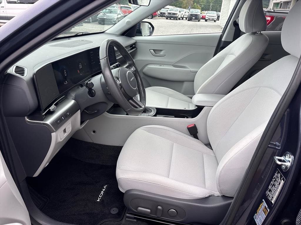 Used 2025 Hyundai Kona SEL AWD/4WD image 9