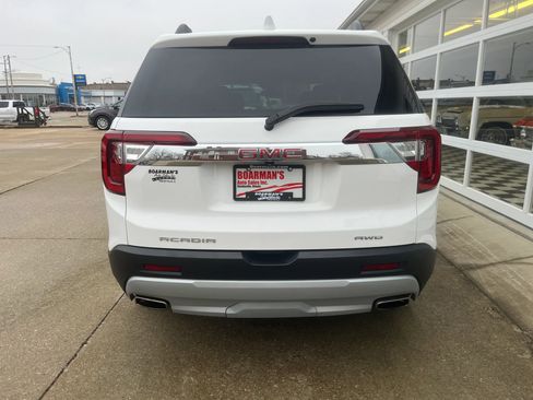 Used 2023 GMC Acadia SLE w/ Driver Convenience Package image 3