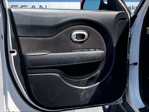 Used 2019 Kia Soul + FWD image 18