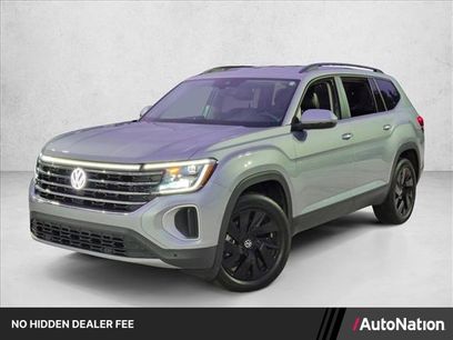 Used 2024 Volkswagen Atlas SE w/ Black Wheel Package