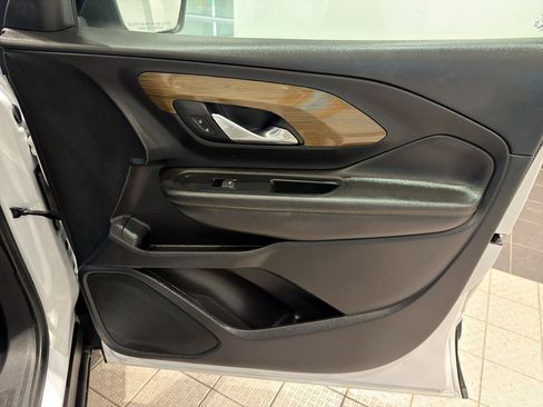 Used 2020 GMC Terrain SLE w/ Elevation Edition FWD image 23