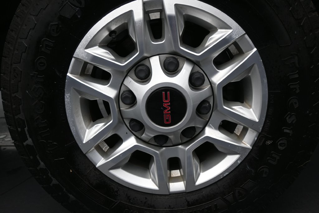 Used 2024 GMC Sierra 2500 SLE w/ Preferred Package AWD/4WD image 10