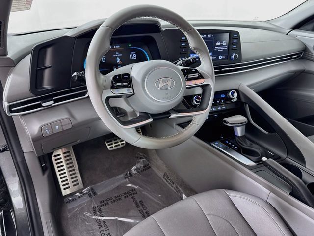 Certified 2025 Hyundai Elantra Sport FWD image 13