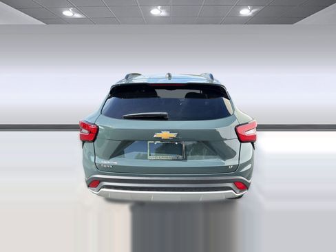 Used 2025 Chevrolet Trax LT image 9