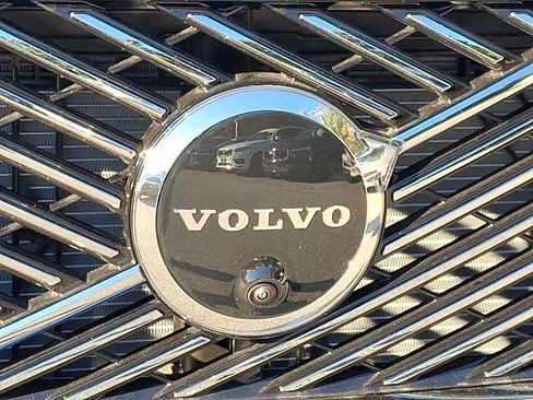 New 2026 Volvo XC90 B6 Plus w/ Protection Package Premier image 16