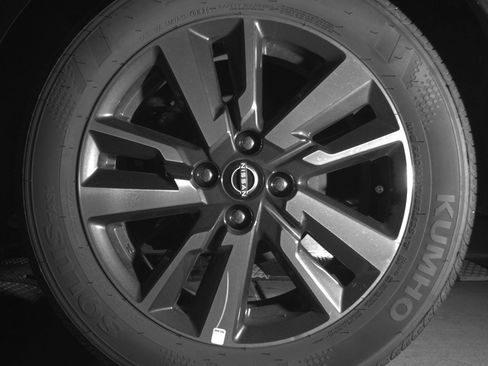 Used 2025 Nissan Versa SV FWD image 14