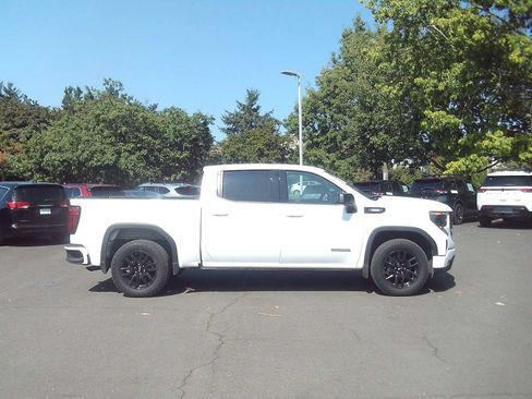 Used 2025 GMC Sierra 1500 Elevation AWD/4WD image 6