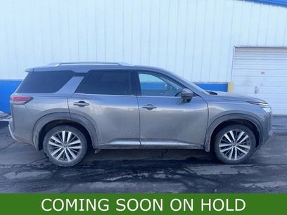 Used 2022 Nissan Pathfinder Platinum w/ Cargo Package
