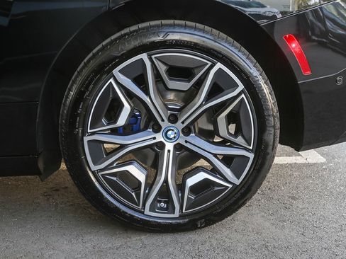 Used 2025 BMW iX xDrive50 AWD/4WD image 8