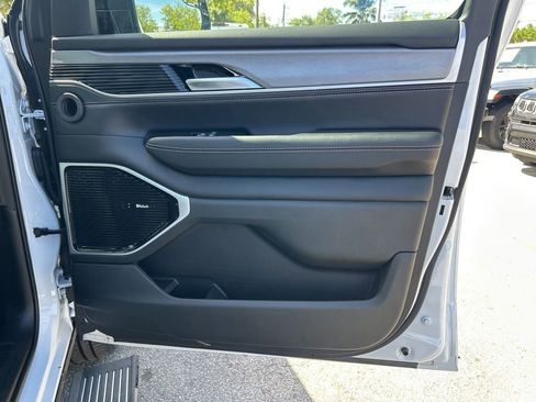 New 2026 Jeep Grand Wagoneer L Limited w/ Premium Group II image 27