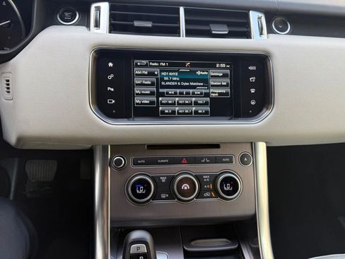 Used 2016 Land Rover Range Rover Sport HSE image 18