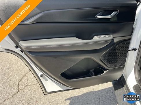 Used 2023 Jeep Grand Cherokee L Laredo AWD/4WD image 19