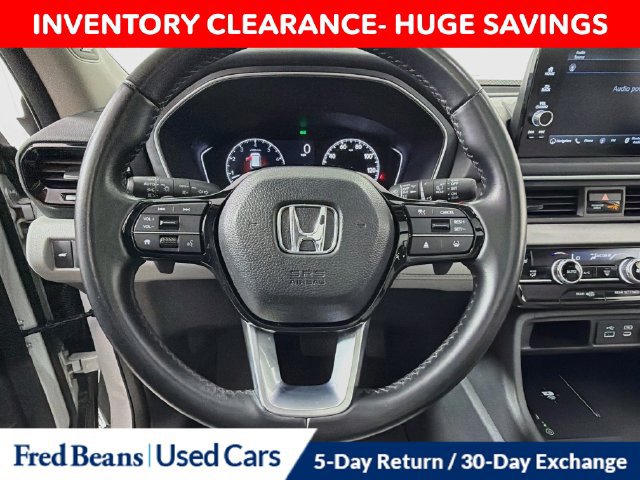 Used 2024 Honda Pilot Touring image 15