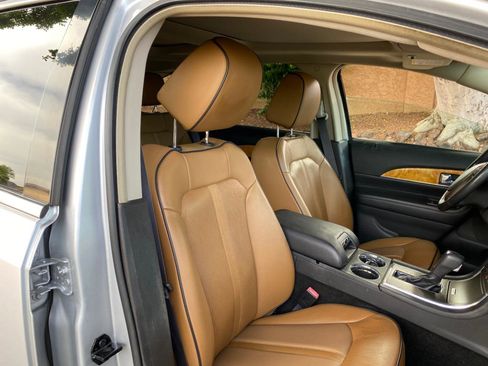 Used 2015 Lincoln MKX FWD w/ Equipment Group 101A image 48