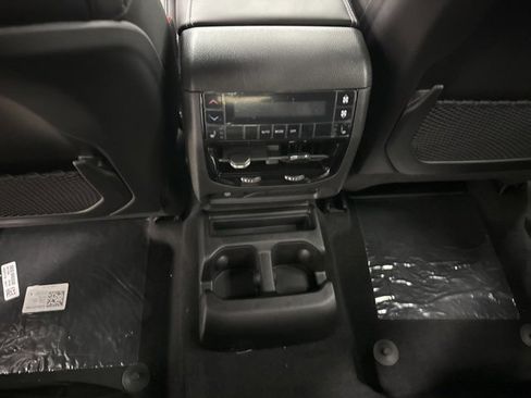 New 2025 Jeep Grand Cherokee L Limited w/ Trailer Tow Package image 9