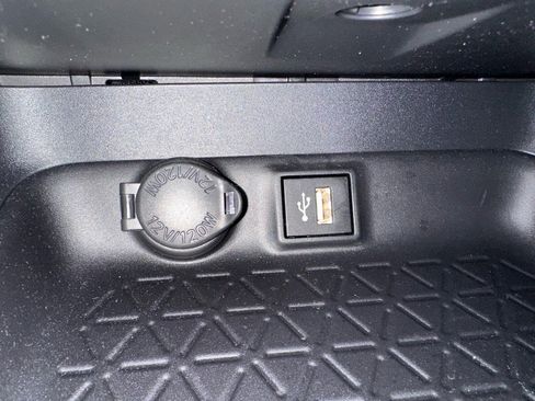 Used 2025 Toyota RAV4 XLE image 23