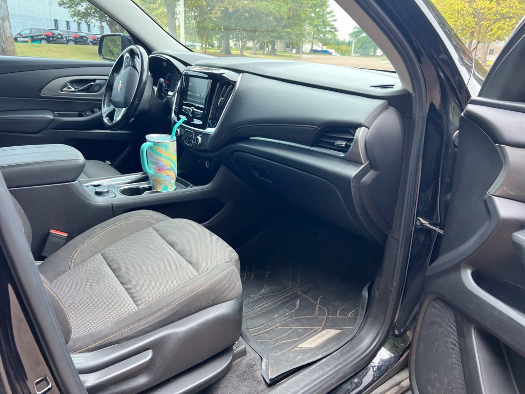 Used 2019 Chevrolet Traverse LT w/ LPO, Blackout Package FWD image 13