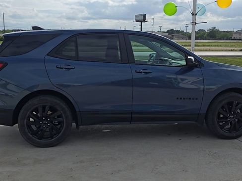 Used 2024 Chevrolet Equinox LS w/ LS Convenience Package FWD image 2