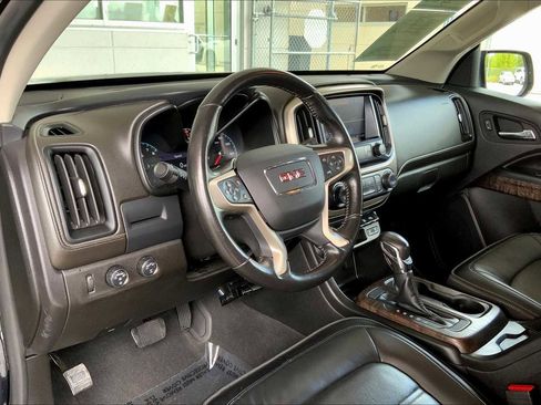 Used 2022 GMC Canyon Denali image 17