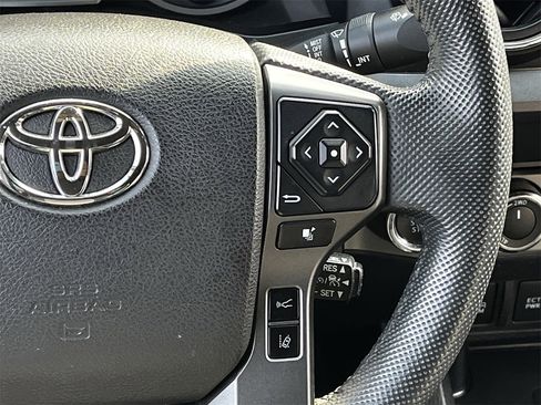 Used 2020 Toyota Tacoma TRD Sport image 14