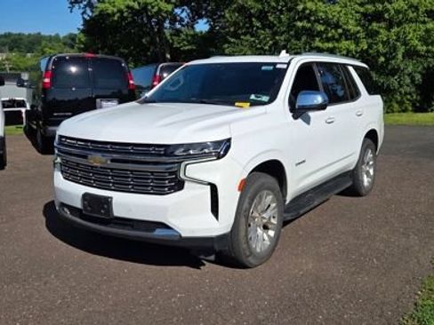 Used 2021 Chevrolet Tahoe Premier w/ Premium Package AWD/4WD image 3