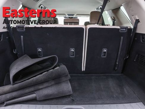 Used 2022 Nissan Pathfinder SL AWD/4WD image 9