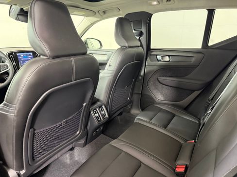 Used 2024 Volvo XC40 B5 Plus w/ Protection Package Premier AWD/4WD image 22