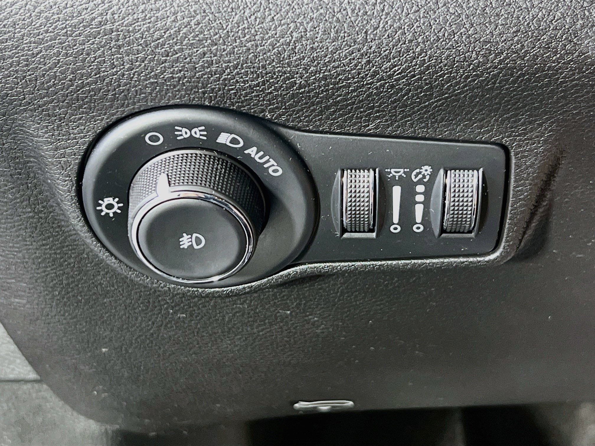 Used 2023 Jeep Compass Latitude AWD/4WD image 10