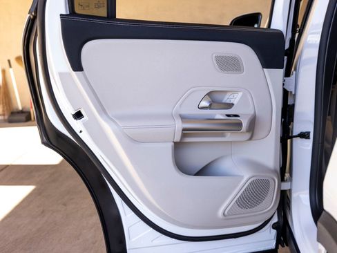 Used 2025 Mercedes-Benz GLA 250 image 33