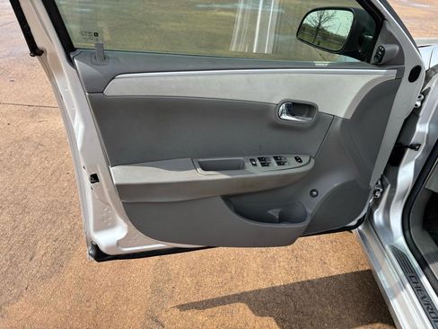 Used 2009 Chevrolet Malibu LS image 10