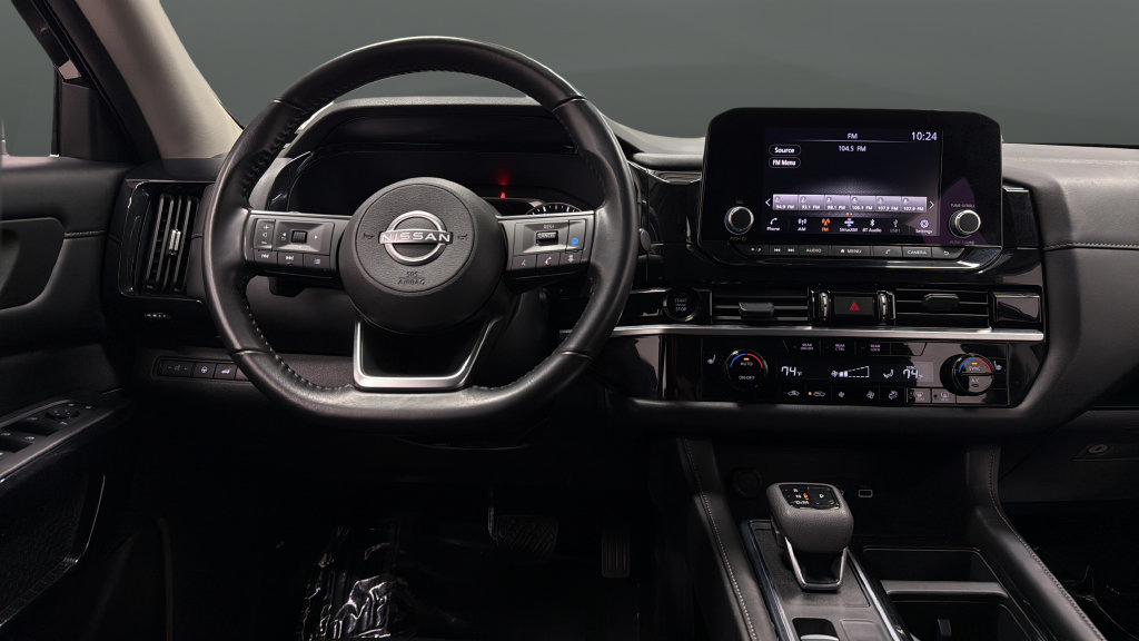 Used 2025 Nissan Pathfinder SV AWD/4WD image 10
