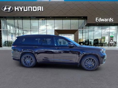 Used 2023 Jeep Grand Cherokee L Summit AWD/4WD image 10