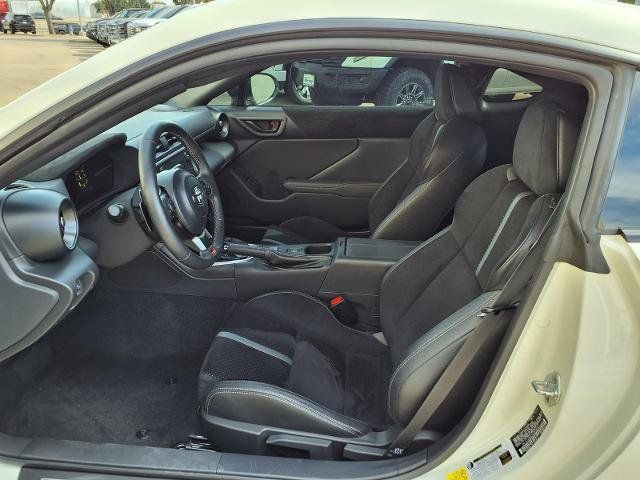 Used 2025 Toyota GR86 Premium w/ Performance Package RWD image 18