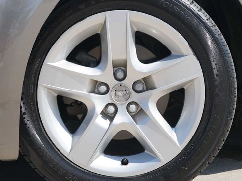 Used 2012 Chevrolet Malibu LS w/ LS Uplevel Package FWD image 2