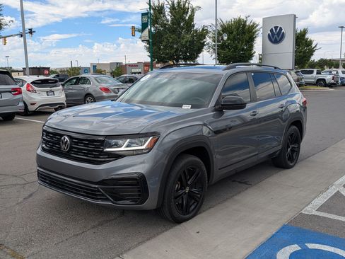 Used 2023 Volkswagen Atlas SEL R-Line AWD/4WD image 11