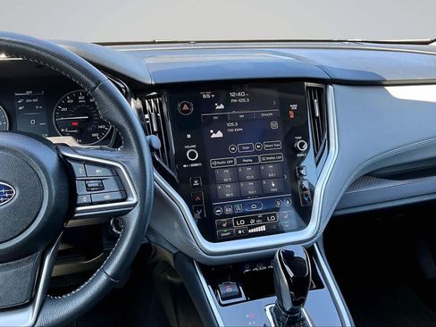 Used 2025 Subaru Outback Premium AWD/4WD image 16