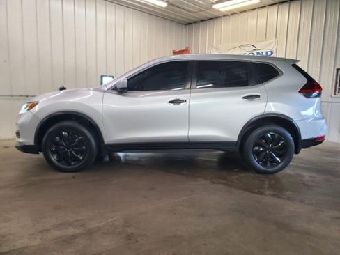 Used 2018 Nissan Rogue S AWD/4WD image 5