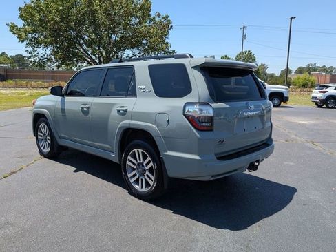 Used 2022 Toyota 4Runner TRD Sport w/ Technology Package RWD image 5
