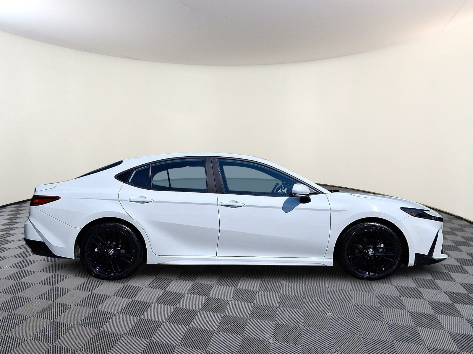 Certified 2025 Toyota Camry SE FWD image 7