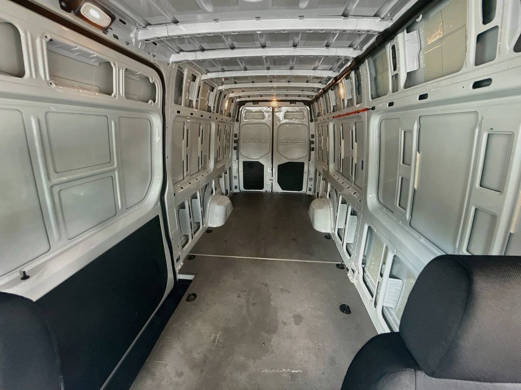 Used 2023 Mercedes-Benz Sprinter 2500 image 25