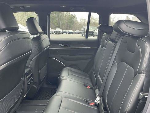 New 2026 Jeep Grand Cherokee Limited w/ Luxury Tech Group II AWD/4WD image 19