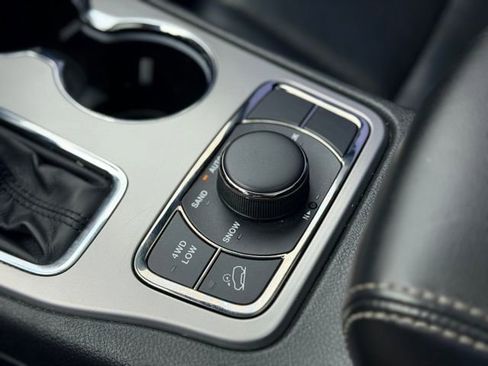 Used 2021 Jeep Grand Cherokee Limited w/ Quick Order Package 28K 80th image 18