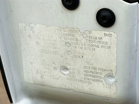 Used 2006 GMC Sierra 3500 SLE w/ Snow Plow Prep Package image 31