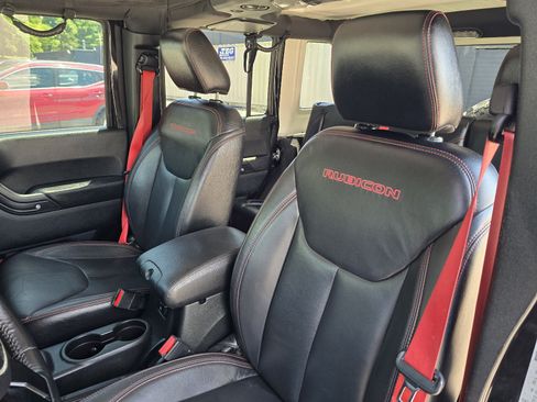 Used 2017 Jeep Wrangler Unlimited Rubicon AWD/4WD image 15